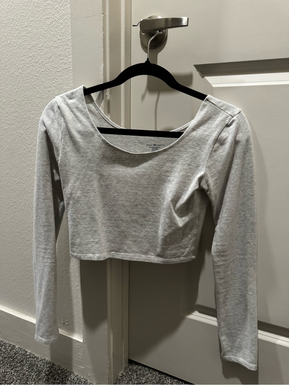 Brandy Melville Cropped Long-Sleeve Top